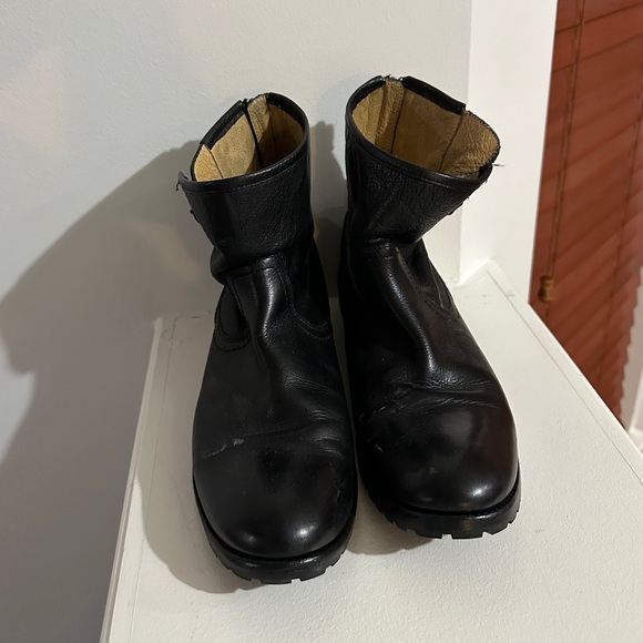 Short black soft leather Frye boots - Picture 3 of 7